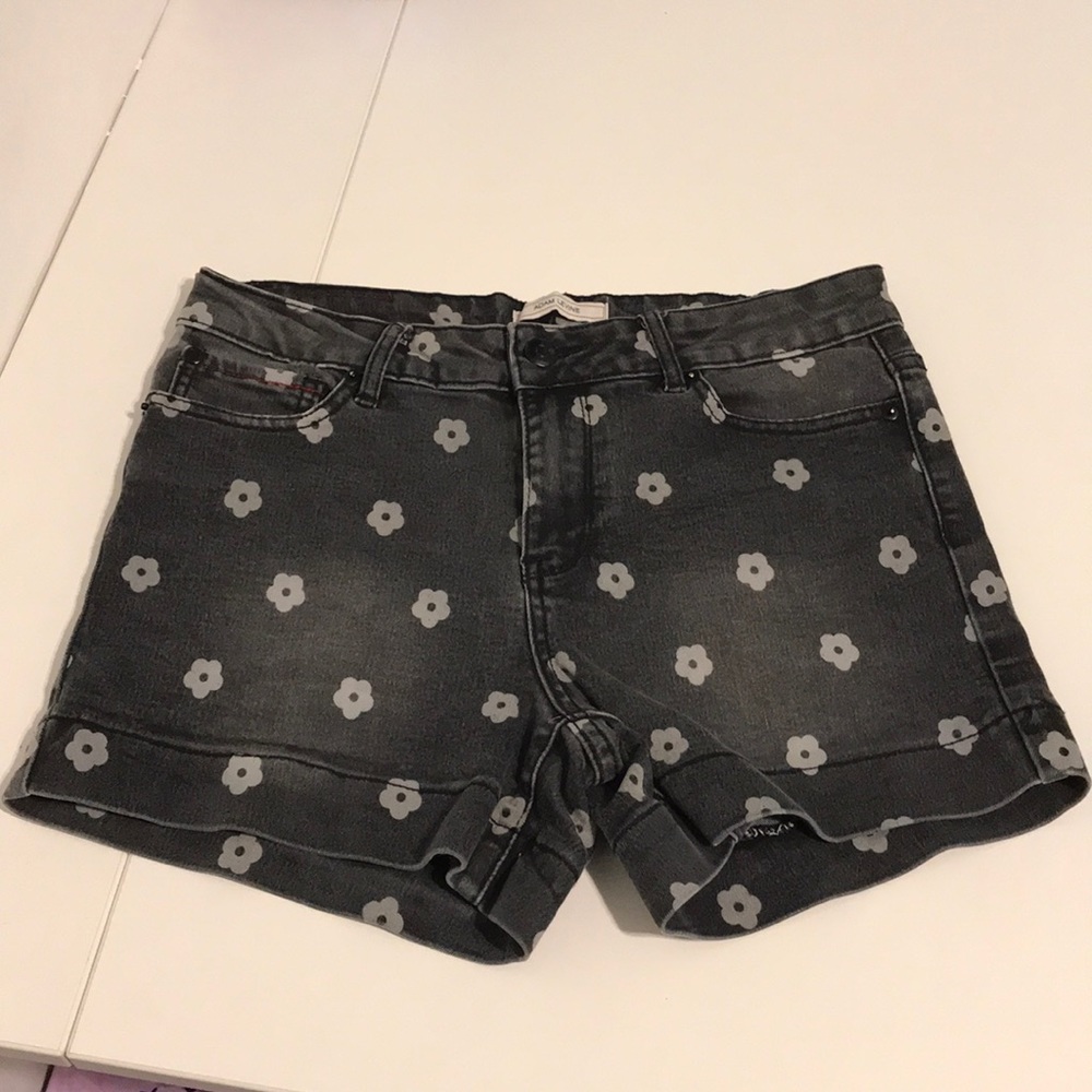 Adam levine shorts